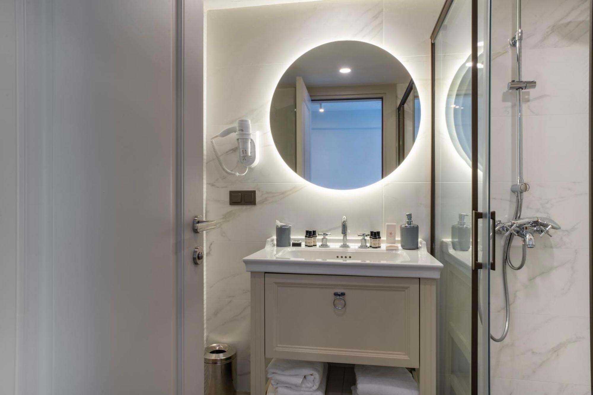 Smart And Simple Hotel Karakoy Истанбул Екстериор снимка