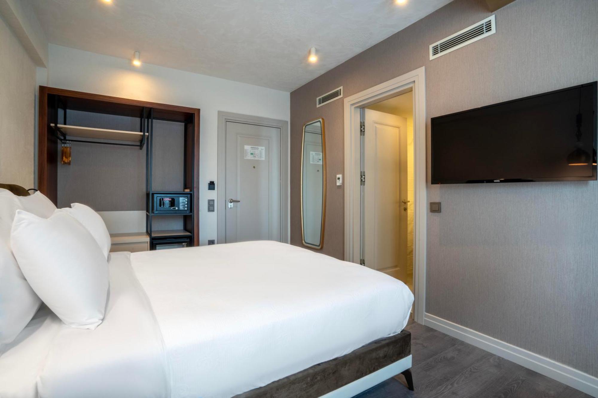 Smart And Simple Hotel Karakoy Истанбул Екстериор снимка