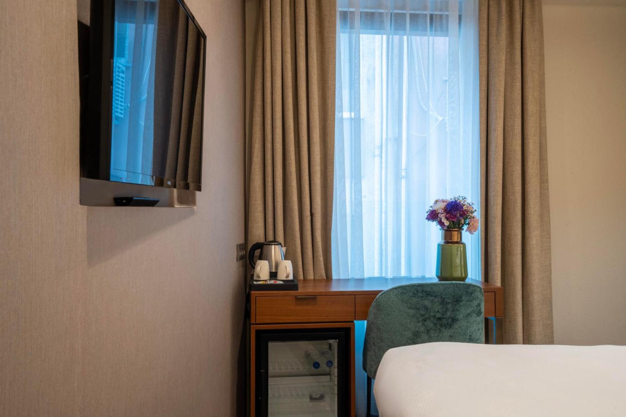Smart And Simple Hotel Karakoy Истанбул Екстериор снимка