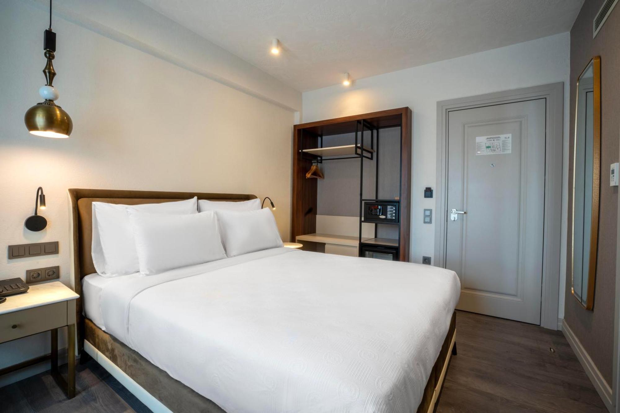 Smart And Simple Hotel Karakoy Истанбул Екстериор снимка