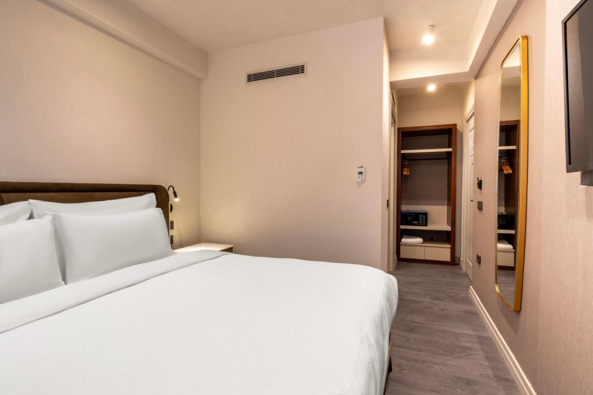 Smart And Simple Hotel Karakoy Истанбул Екстериор снимка