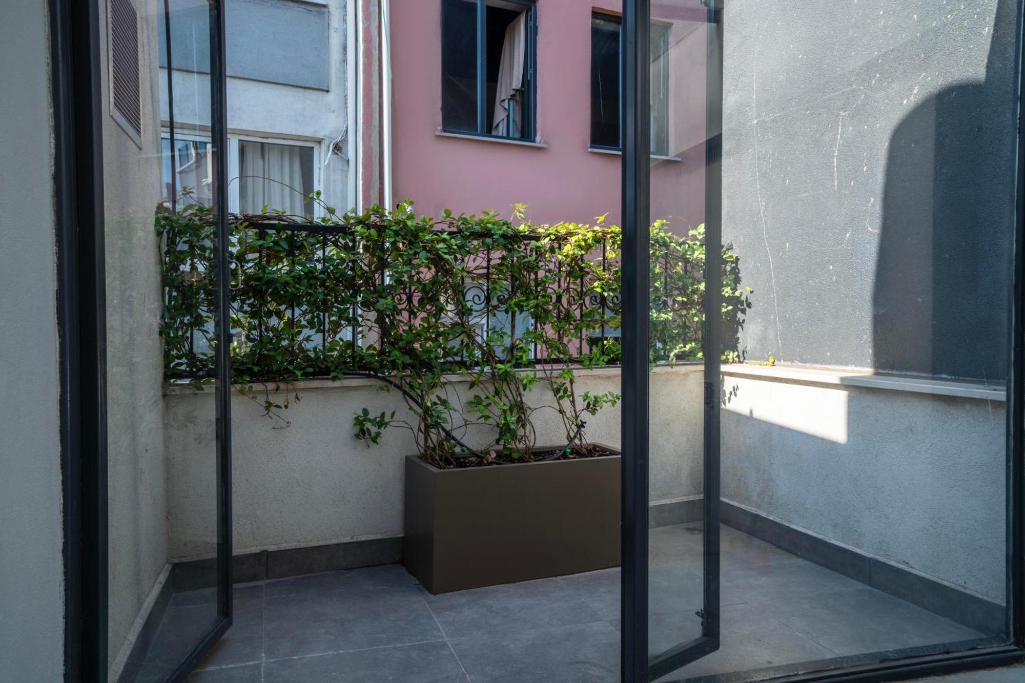 Smart And Simple Hotel Karakoy Истанбул Екстериор снимка
