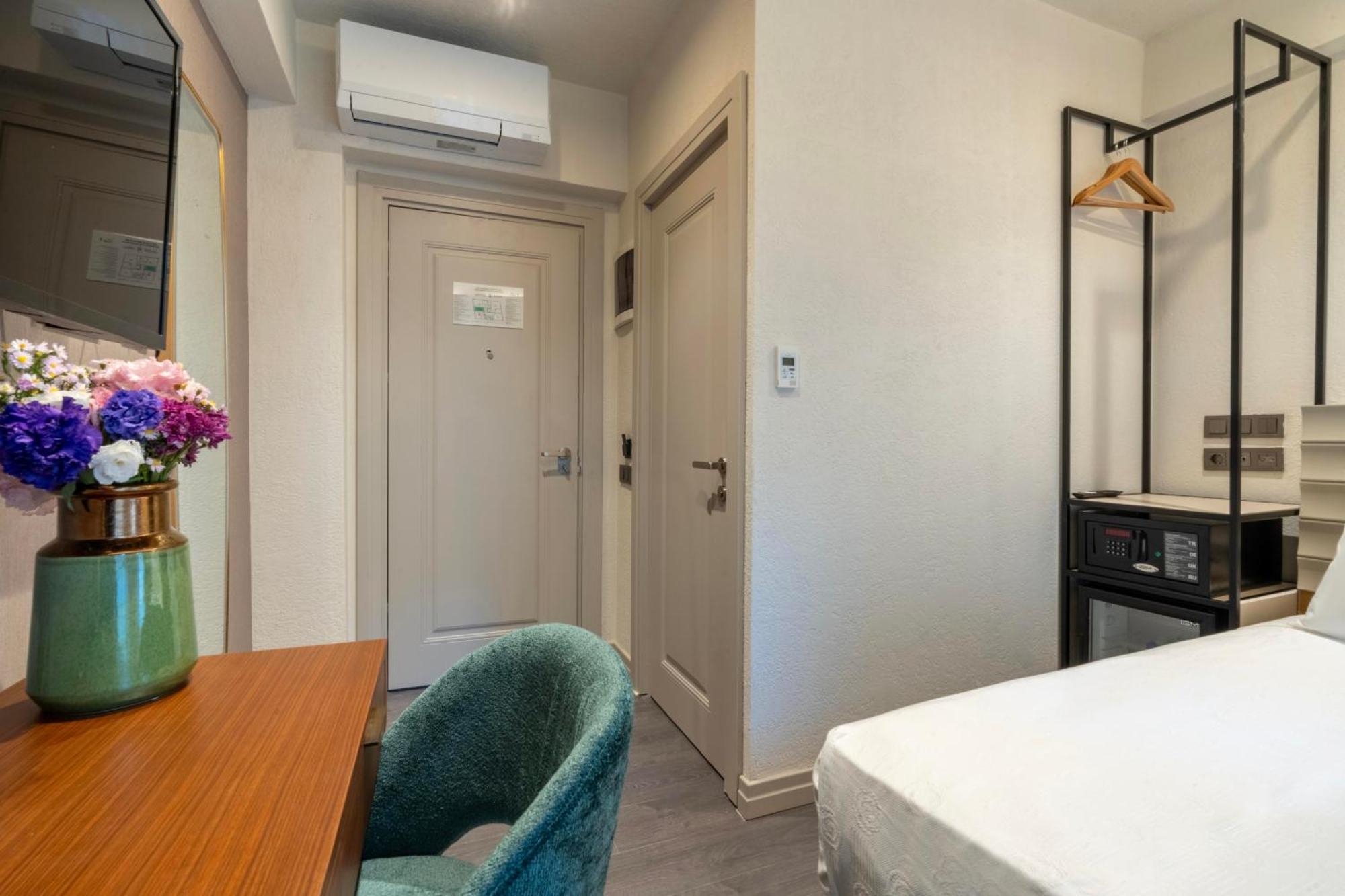 Smart And Simple Hotel Karakoy Истанбул Екстериор снимка