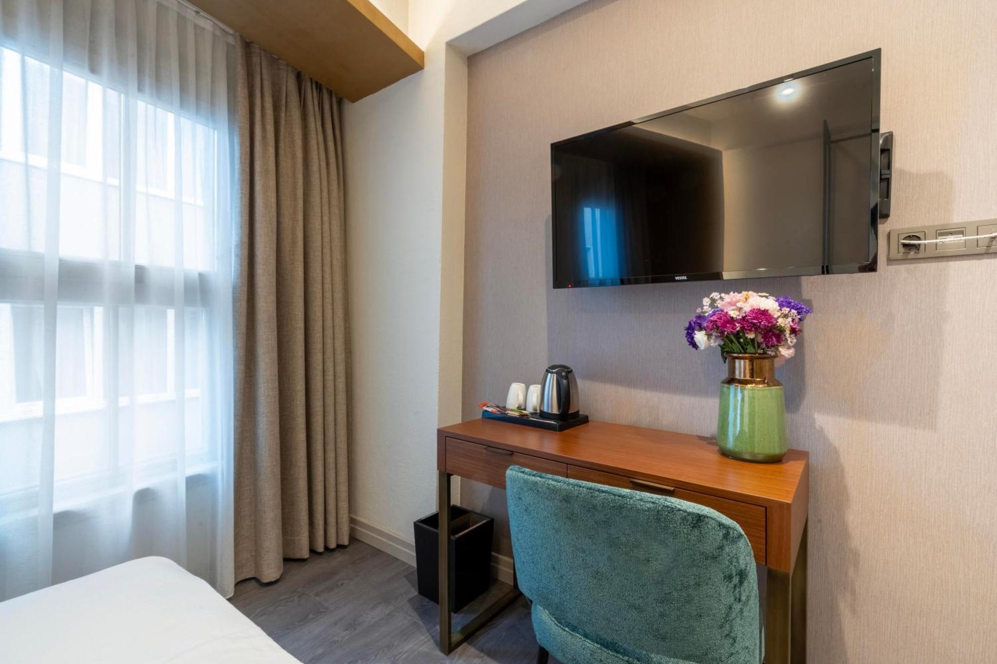 Smart And Simple Hotel Karakoy Истанбул Екстериор снимка