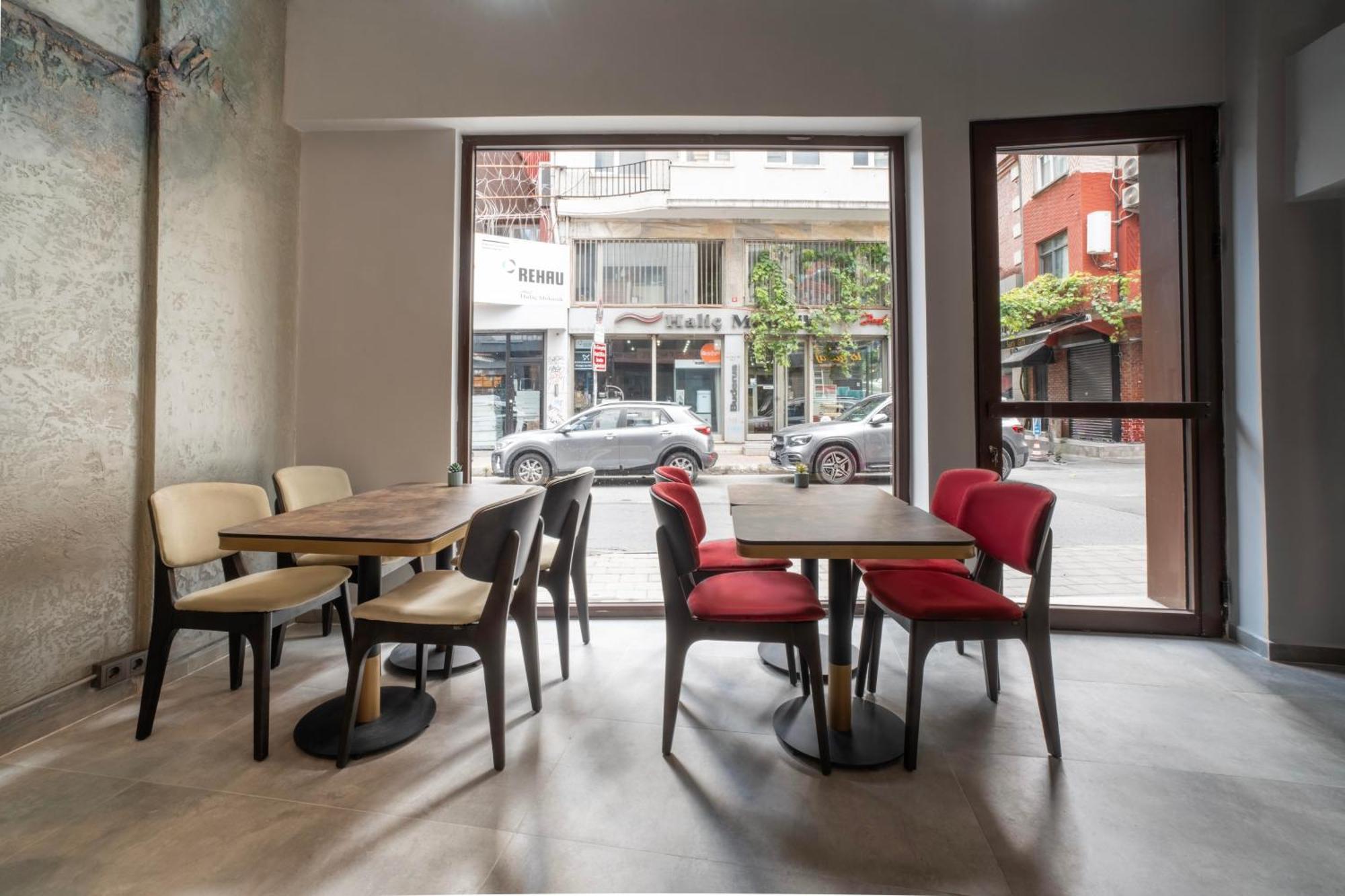 Smart And Simple Hotel Karakoy Истанбул Екстериор снимка