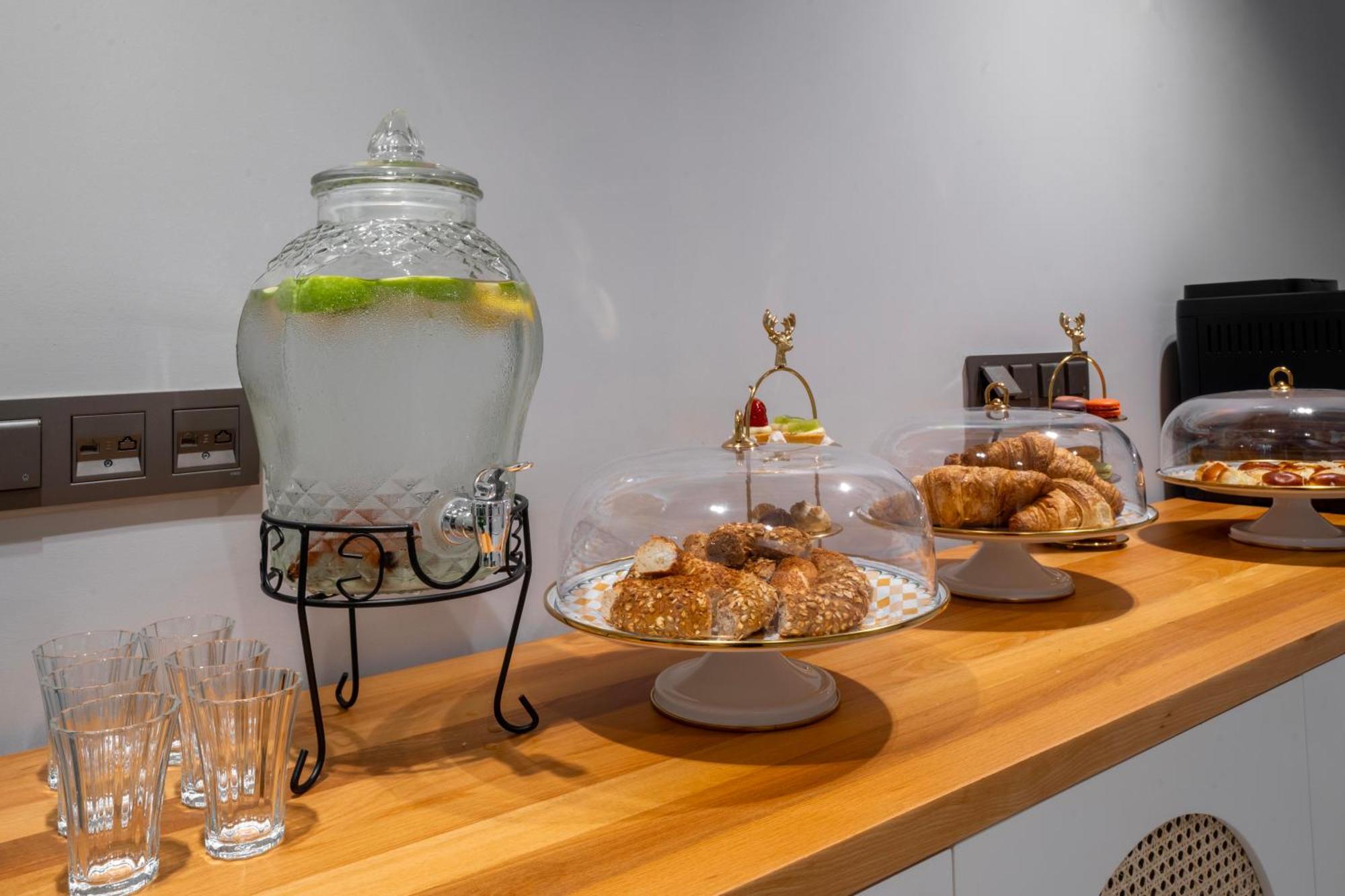 Smart And Simple Hotel Karakoy Истанбул Екстериор снимка