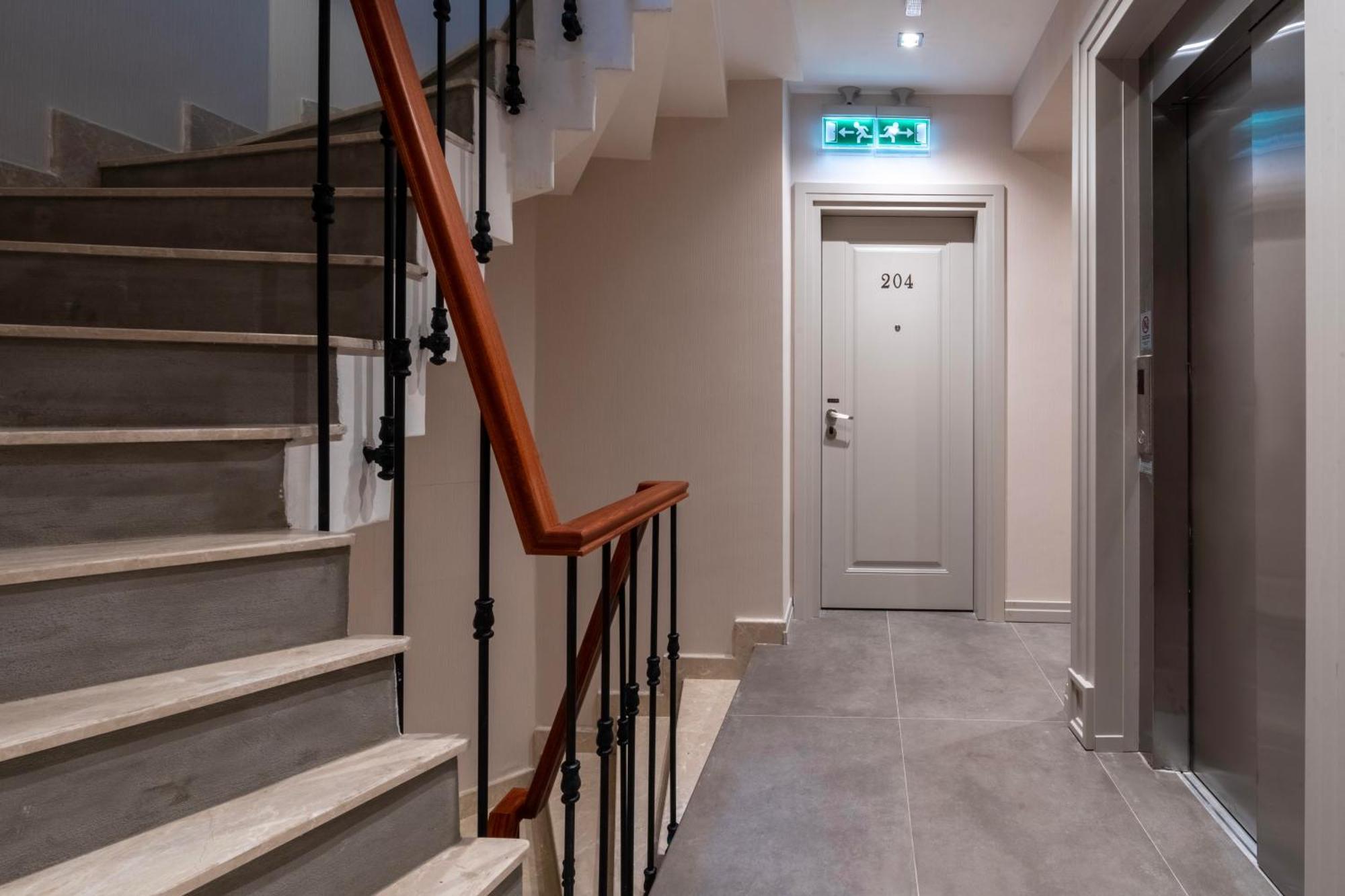 Smart And Simple Hotel Karakoy Истанбул Екстериор снимка
